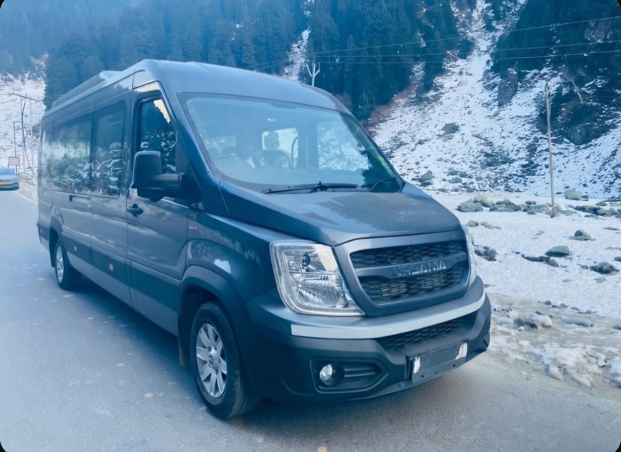 hire tempo traveller in srinagar