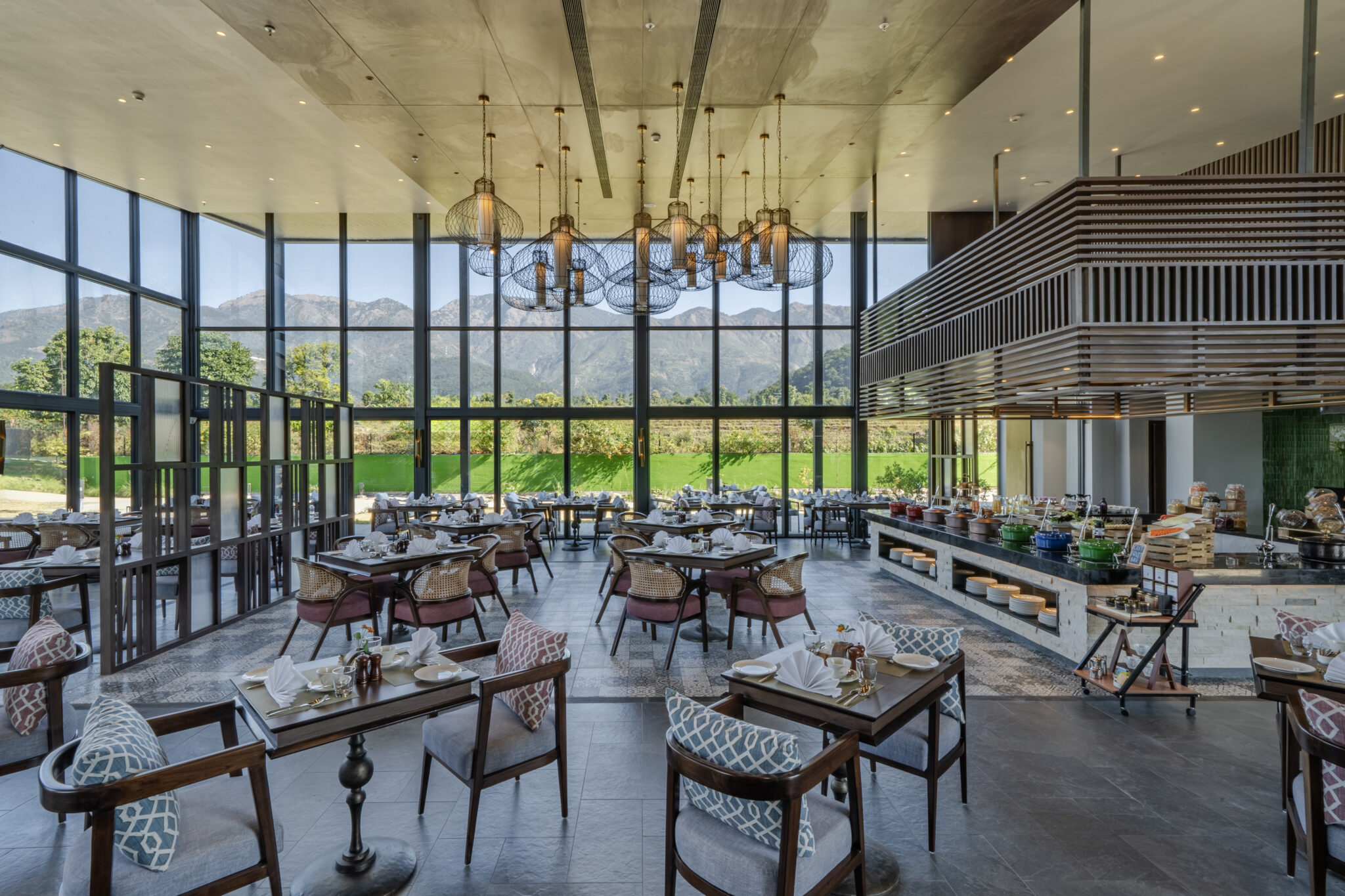 Brahmkamal fine dining Restaurant at Vandhara Sarovar Premier Patkote