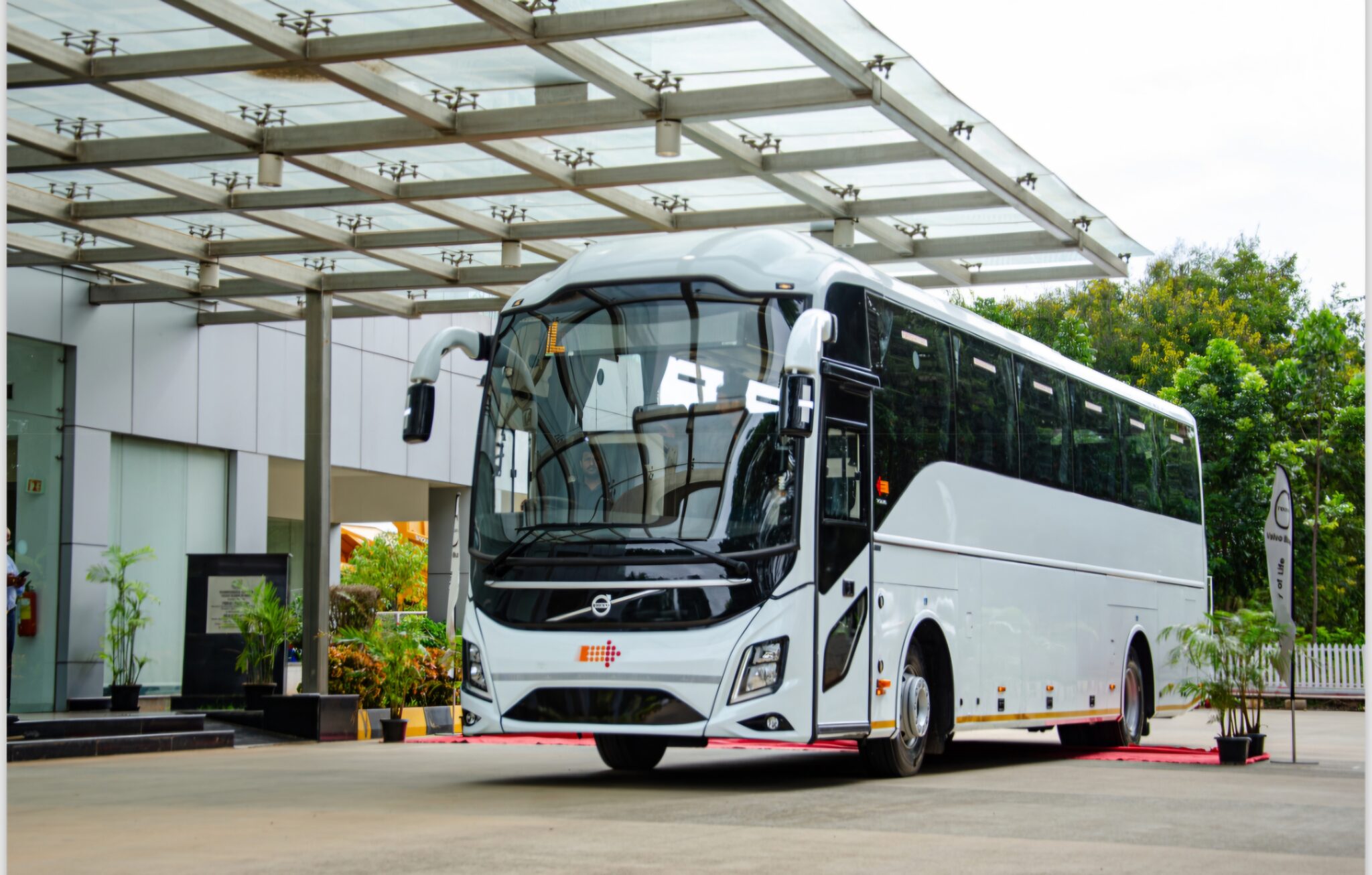 Volvo Bus on Rent in Delhi with attached washroom