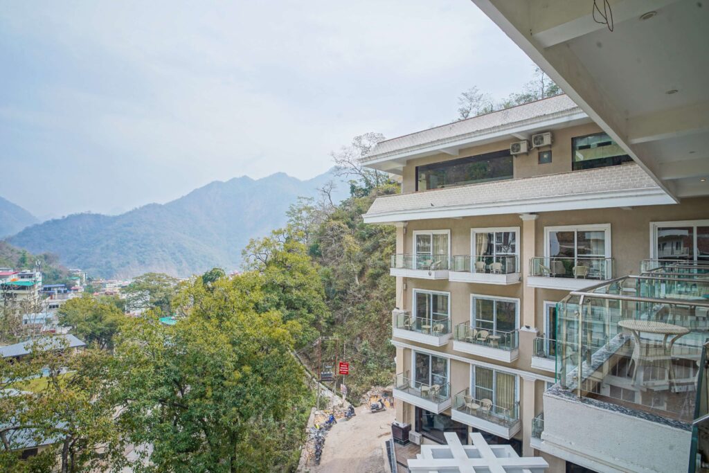 Resort in Rishikesh with Swimming Pool